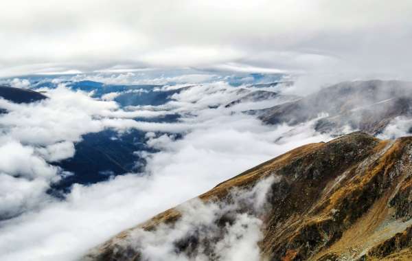 Above the Clouds: Discovering New Zealand's Beauty through Scenic Flights